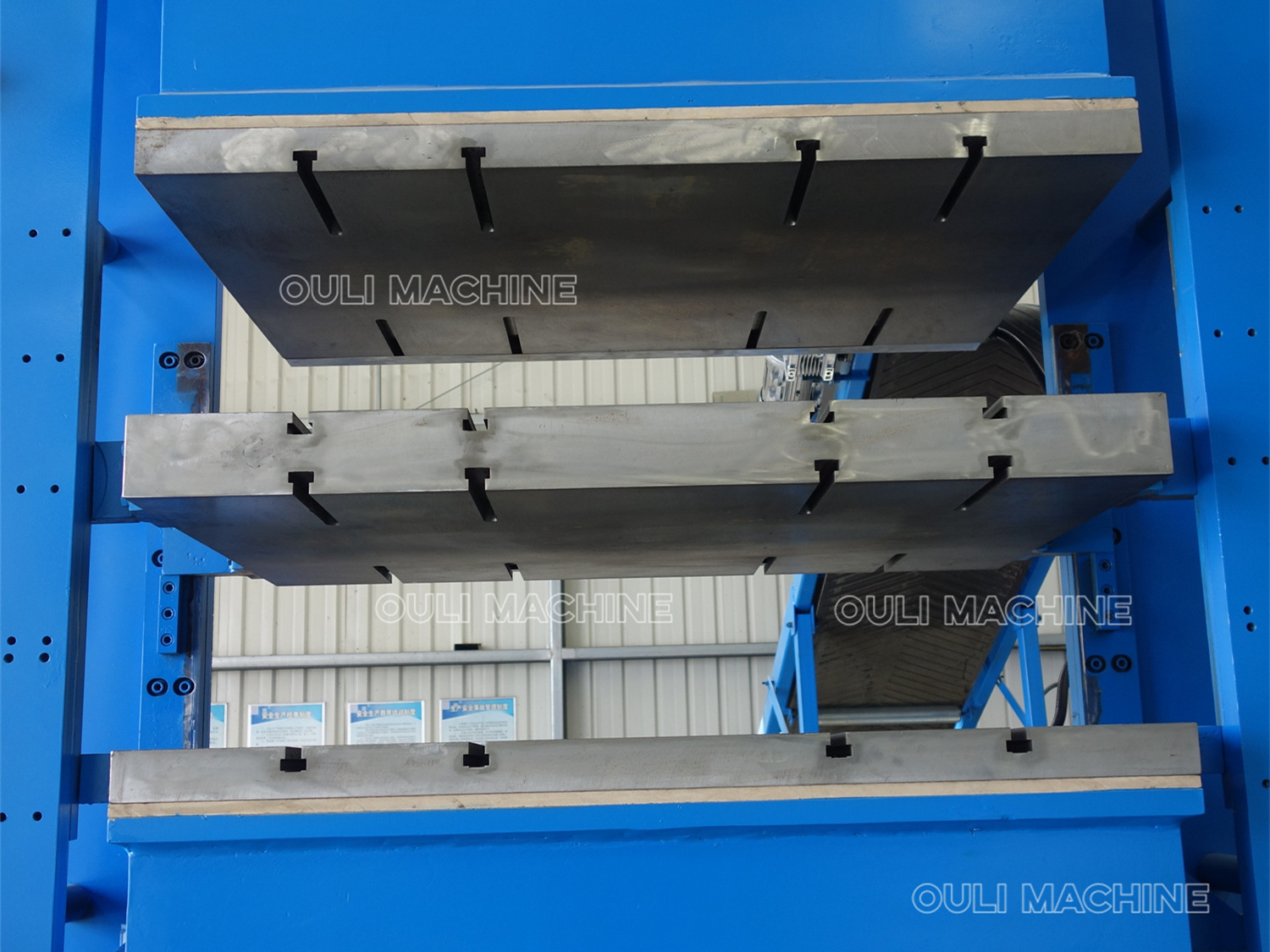 Frame rubber vulcanizing press (12)